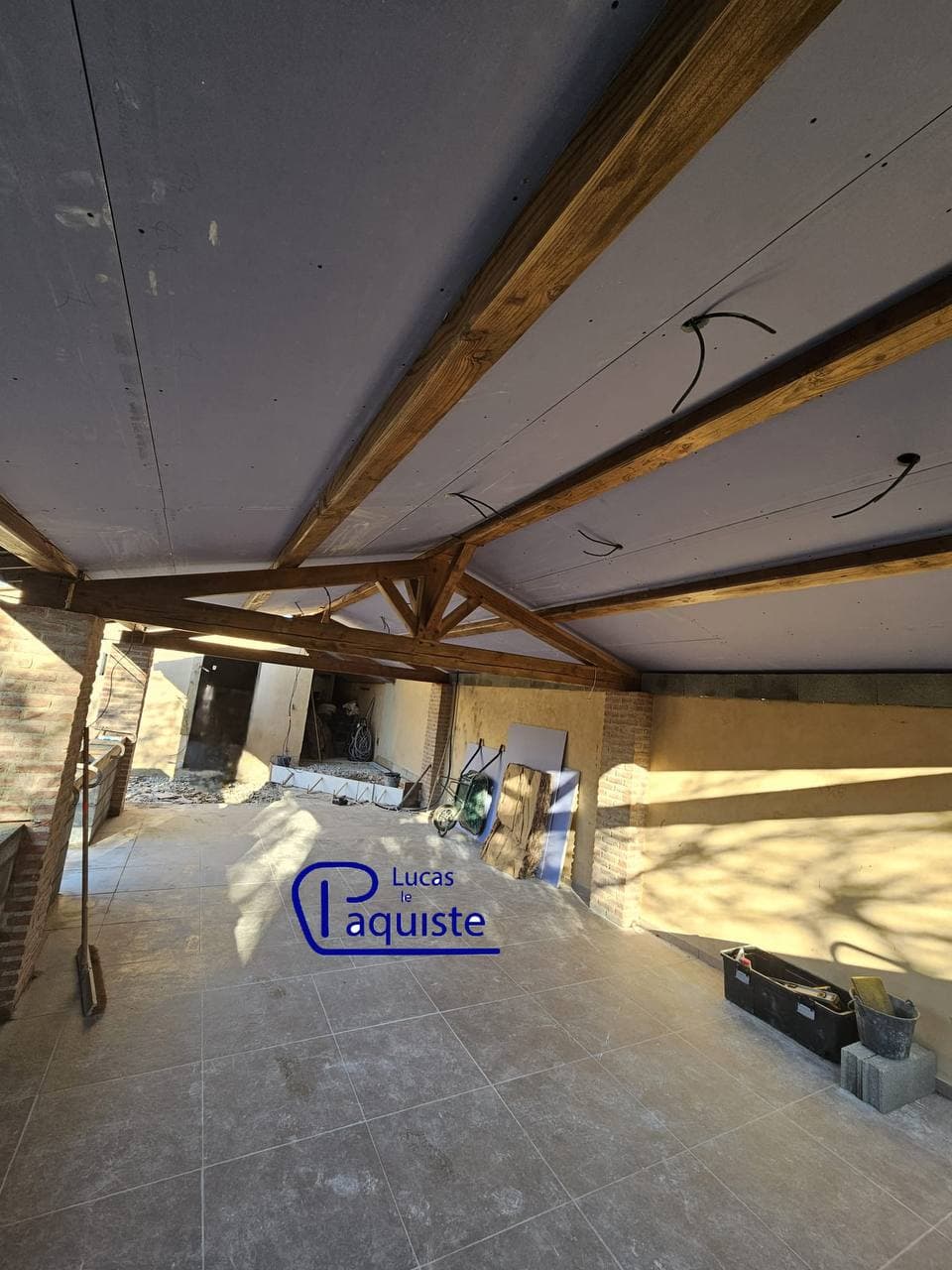 Travaux de plâtrerie - Véranda avec toit vitré